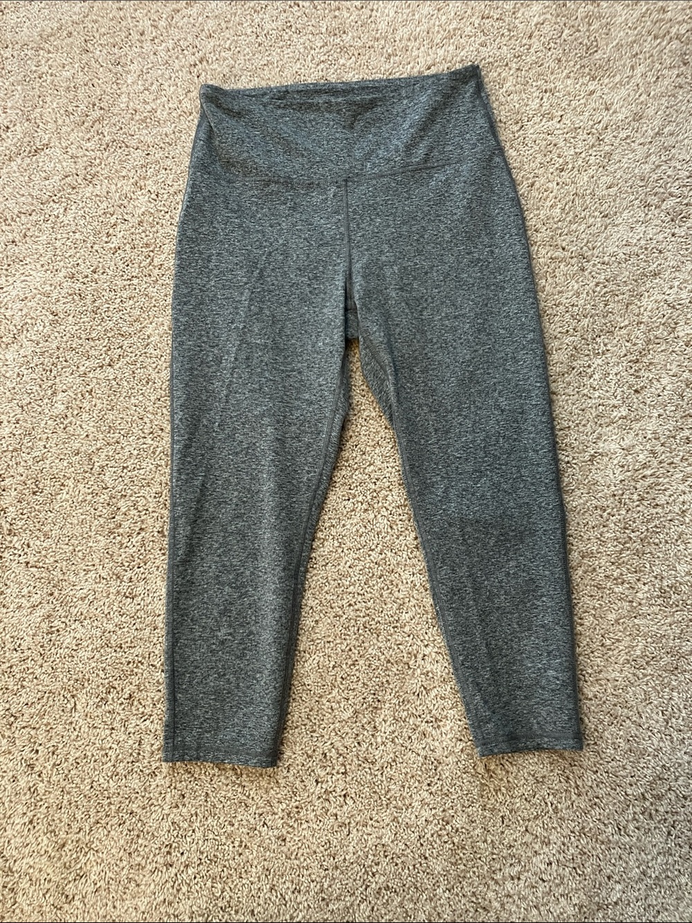 Zobha Heathered Gray Performance Capri Leggings